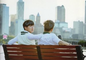 Тэхён удаляет историю из Insta, Намджун и Джей-Хоуп тусуются на реке Хан,возвращение BTS...