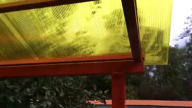 Односкатный навес с фермами.