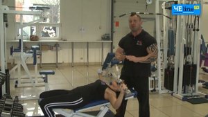 Анатомия спорта: три эффективные упражнения для женских мышц груди