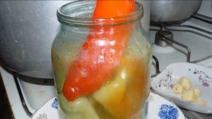 Консервированный болгарский перец целиком. Открыл и съел!