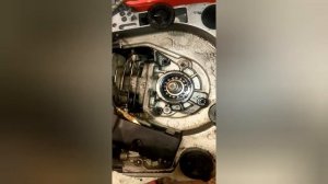 Новая бензопила вся неисправная. Капитальный ремонт китайской бензопилы. Шесть лет простоя.