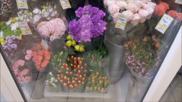 Сколько стоят тюльпаны 8 марта в Пятерочке, Магните, Ашане, Дикси