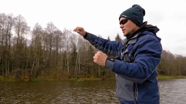 Ловля окуня на водохранилище осенью со спиннингом. Ультраворм Лаки Джон спасает рыбалку