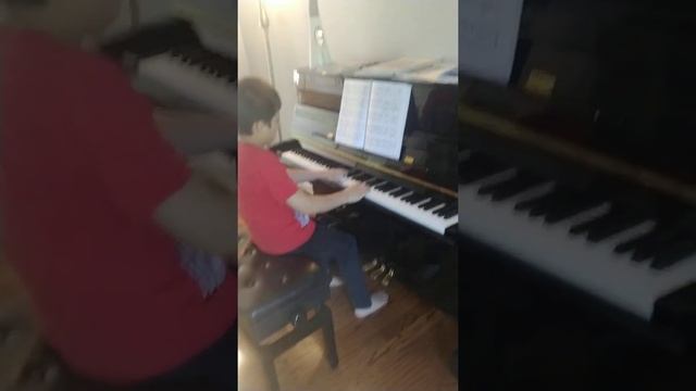 Дима исполняет Мазурку Шопена смотреть онлайн