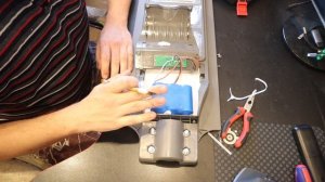 Уличный светильник на солнечной батарее с датчиком движения , разбор .