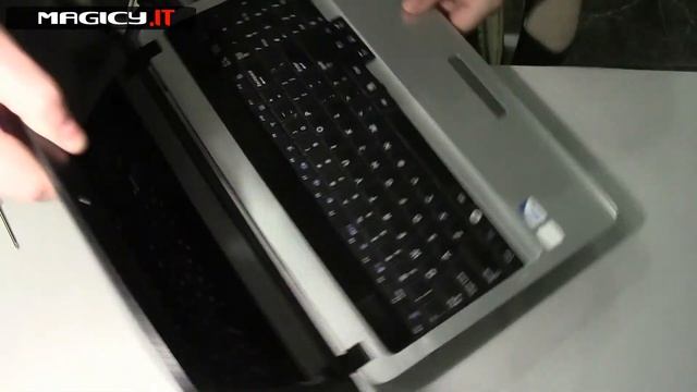 Samsung RV510 Disassembly смотреть онлайн