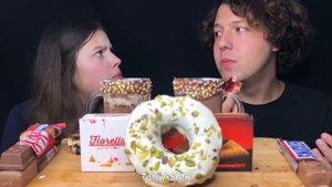 ASMR DONUTS + SNICKERS, KITAKAT CHOCOLATE BARS EATING SOUNDS MUKBANG 먹방 Tati ASMR