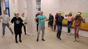 Танцы Дедов Морозов. Флешмоб «Доброго декабря»