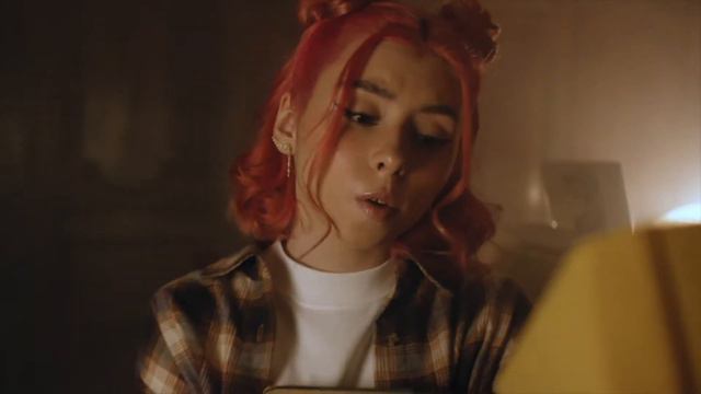 ПЕРЕВЕРНУЛИ Дору / Клип ДОРА — ВТЮРИЛАСЬ НАОБОРОТ / Свежий Клип 2021 смотреть онлайн