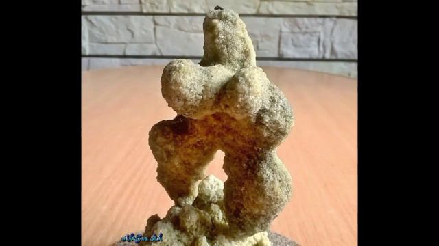 Suiseki (水石) - Коллекция камней необычной формы *** Знойная женщина & Мечта поэта...