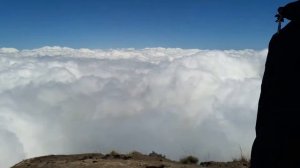 Puncak Gunung Agung Bali - Full HD