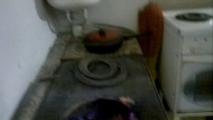 Уголь в два раза дольше горит и сгорает весь!! Засыпаем золой....