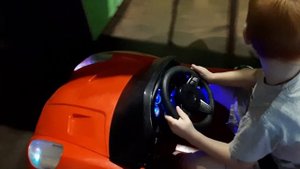 ставим акб от шуруповерта на детский автомобиль