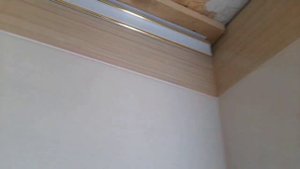 Монтаж пластикового потолка. Как закрепить последнюю панель?