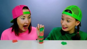 Едим Конфеты Одного Цвета Целый День! Розовая Еда или Зеленая? Челлендж от Пико Поки