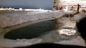 Зимнее плавание 5 минут в ледяной воде | Winter swimming training iwsa закаливание моржи прорубь
