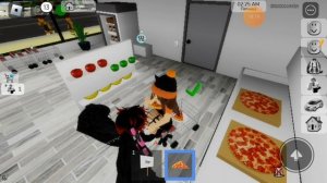 нашла парня в роблоксе но не подругу??