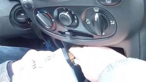 Снятие штатной магнитолы на ВАЗ Калина