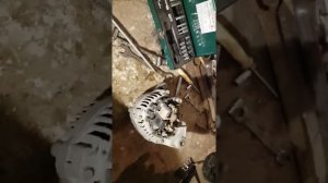 Ауди а4 б5 при заводке  не дает зарядки генератор