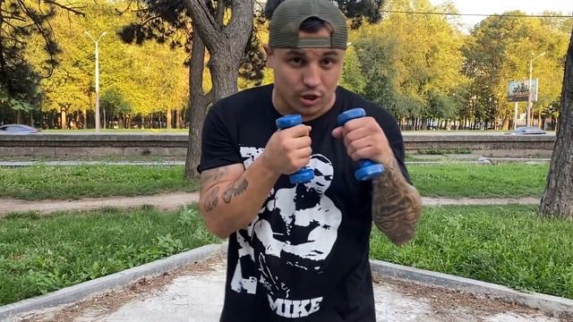 Эффективная Отработка бой с тенью со скакалкой и утижелителями смотреть онлайн