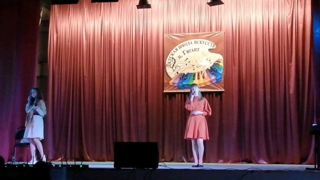 Музыкальная сценка "Прекрасная маркиза" от Нечитайло Т. и Цыбульской Е. смотреть онлайн