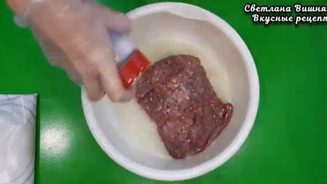 Золотистые чебуреки. Бархатное тесто на ряженке и сочная начинка!