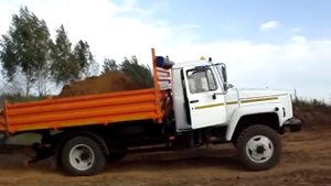 Автопоезд ГАЗ-САЗ-25064 Земляк и самосвальный прицеп САЗ-83173.