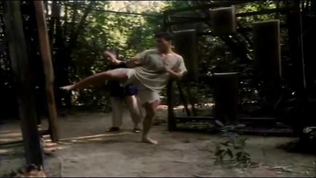 Жан-Клод Ван Дамм. Вокеан хам махорати баланд дорад. смотреть онлайн