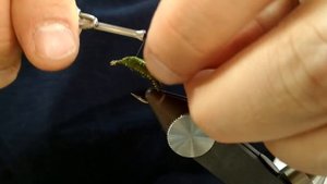 Caddis Pupa. Видео инструкция по вязанию огруженной нахлыстовой мушки Caddis Pupa