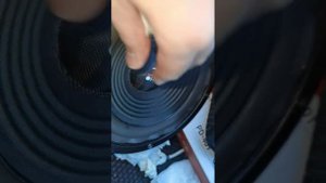 почему скрипел динамик