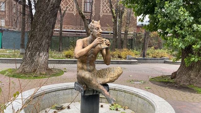 В саду Аквариум и на Триумфальной площади. Прогулка по Москве.