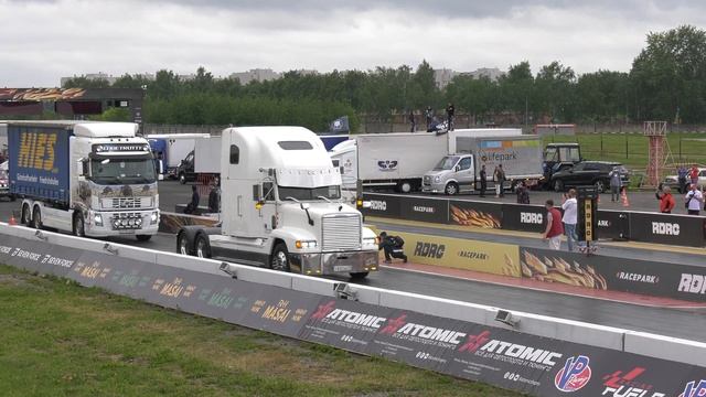 Парад грузовиков участников драг рэйсинг Фестиваль TRUCKFEST Быково RDRC Racepark траки драг дрифт