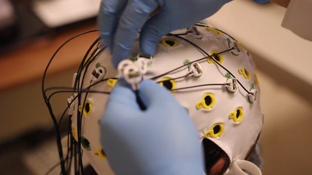 Electroencephalogram (EEG) смотреть онлайн