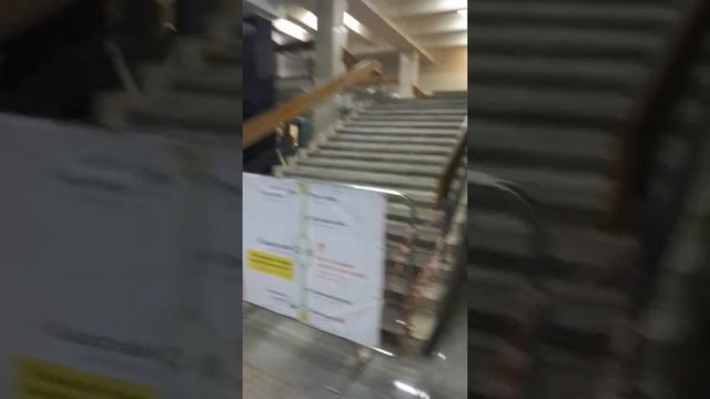 Обновлённая платформа из центра на станции Каширская. смотреть онлайн