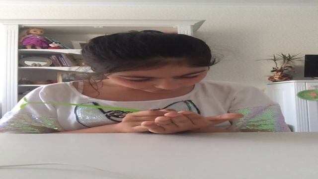 Учу рисовать на руке инь-янь смотреть онлайн