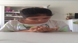 Учу рисовать на руке инь-янь