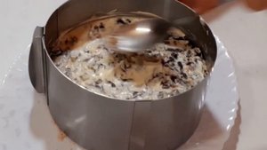 салат "Прага". салат с курицей, черносливом и грецкими орехами #салатдляновогоднегостола#праздничны