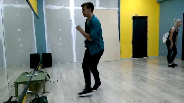 Уроки сальсы в Минске. Соло. СашаИра смотреть онлайн