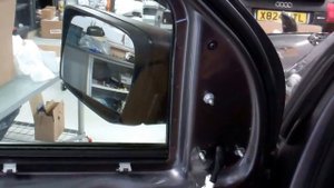 How to change the door mirror on Land Rover Freelander 2 LR2