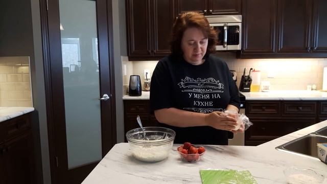 ? ДЕСЕРТ ИЗ КЛУБНИКИ С ТВОРОГОМ И КЛУБНИЧНЫМ СИРОПОМ ?