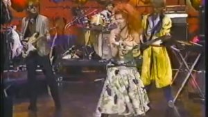 Cyndi Lauper "Girls Just Want  to Have Fun" The Tonight Show - March 1, 1984