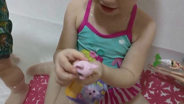 Юлёка поймала золотую рыбку!!! смотреть онлайн