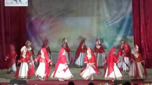 Хоровод в п Черновский танцует Дубравушка  Петра Дубрава