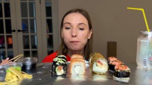 КАКОЙ СЕРИАЛ ПОСМОТРЕТЬ ? МУКБАНГ роллы , роллы Филадельфия, черные роллы, жареные