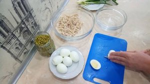 УНИКАЛЬНЫЙ БЫСТРЫЙ ВКУСНЫЙ РЕЦЕПТ САЛАТА ! САЛАТ ИЗ КАЛЬМАРОВ НЕРЕАЛЬНО ВКУСНЫЙ !