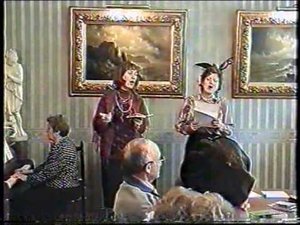 "Красный сарафан" (запись 2000 г.). Поют Людмила Титова и Лидия Васильева.