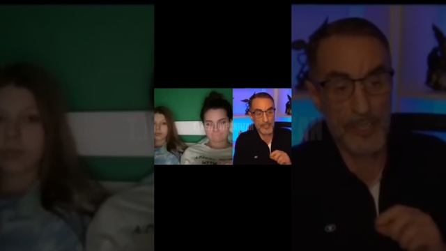 Дядя Слава осадил двух укропок.