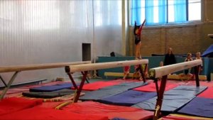 Милана Верзилова 7 лет, первый юношеский разряд по спортивной гимнастике.