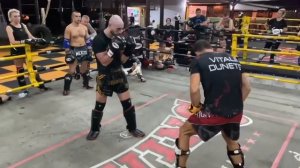 Лоу-кик от Виталия Дунца.