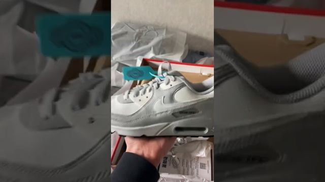 Стоят даже дешевле, в районе 8.000 выходят! Nike Air Amx 90 Gore Tex #poizon #nike #goretex смотреть онлайн